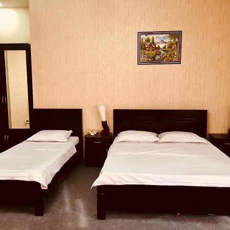 Hotel Nice Tbilisi Exteriör bild